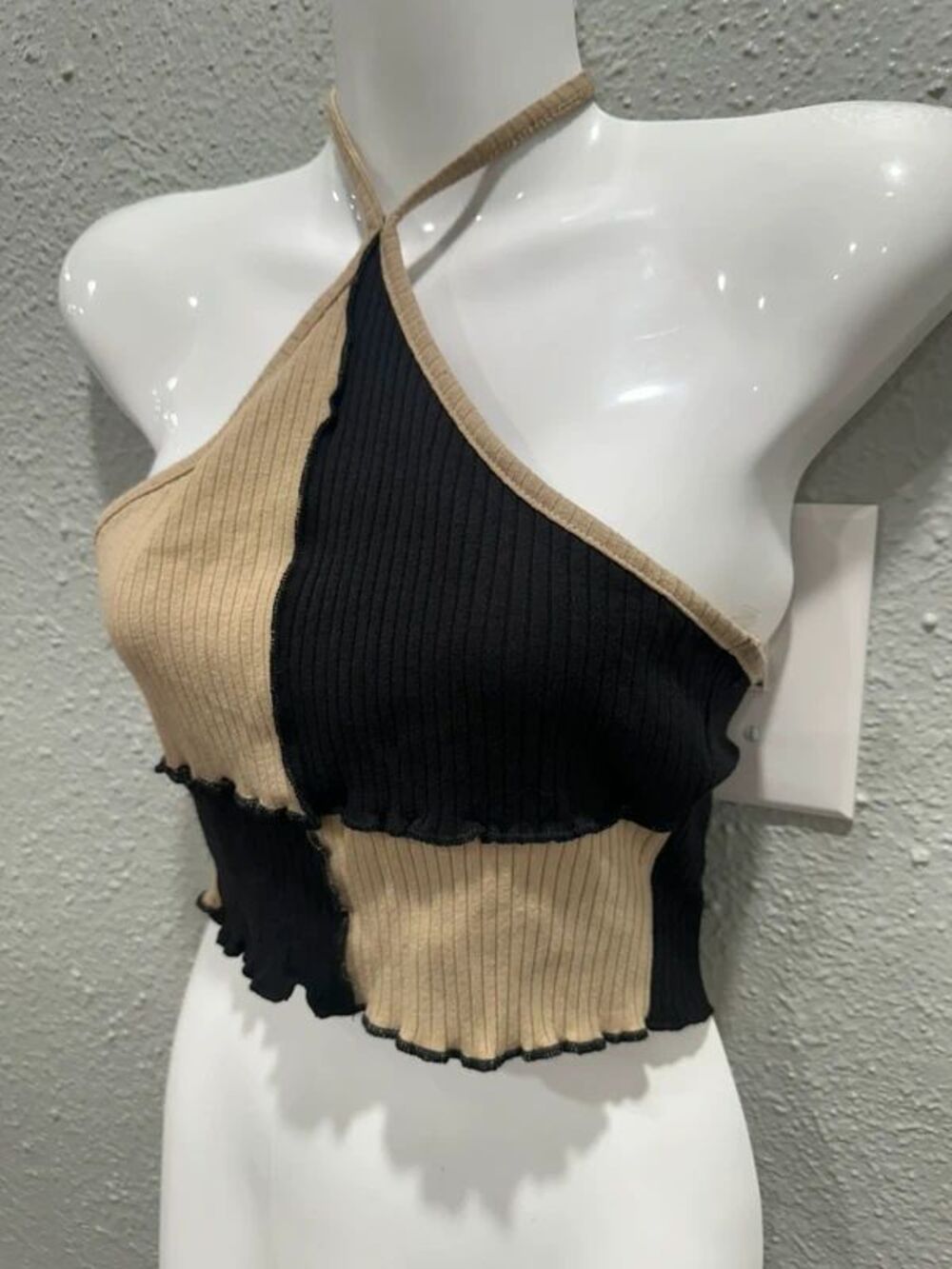 Black Beige Colorblock Halter Crop Top Womens Small Ribbed Stretch Lettuce Trim